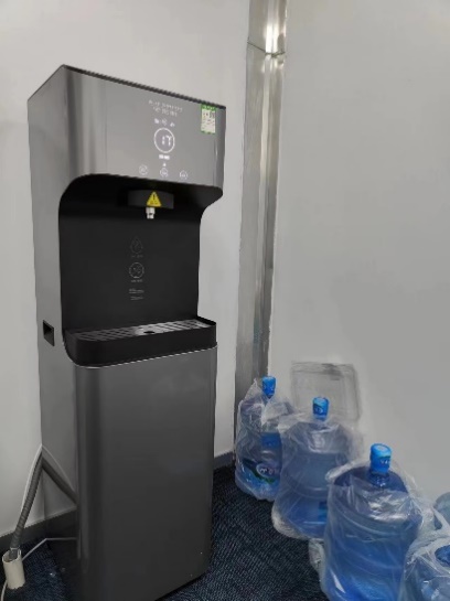纳芯微电子直饮水设备安装现场